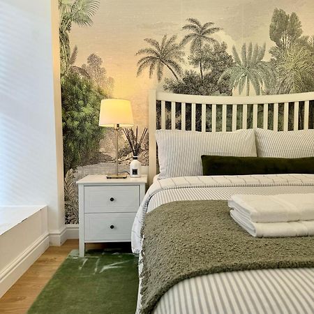 Holiday Home 2Br L 2Ba With Patio-Sleep 6 London Eksteriør bilde