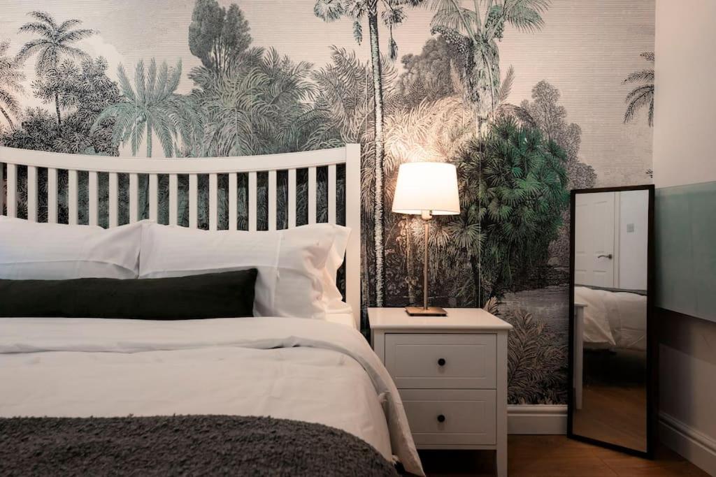 Holiday Home 2Br L 2Ba With Patio-Sleep 6 London Eksteriør bilde