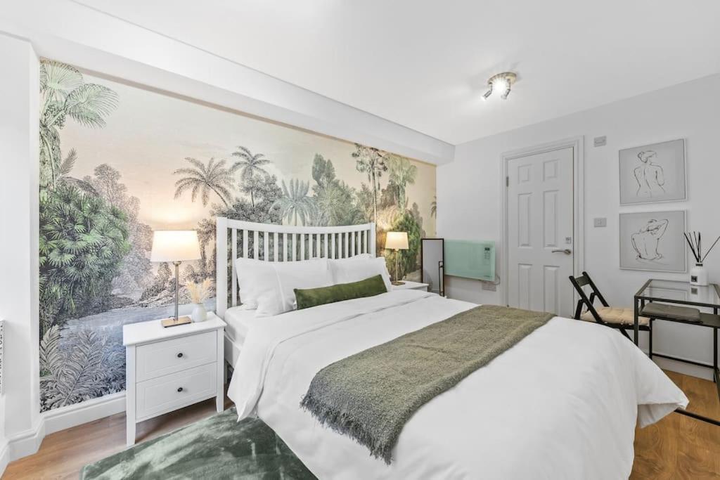 Holiday Home 2Br L 2Ba With Patio-Sleep 6 London Eksteriør bilde