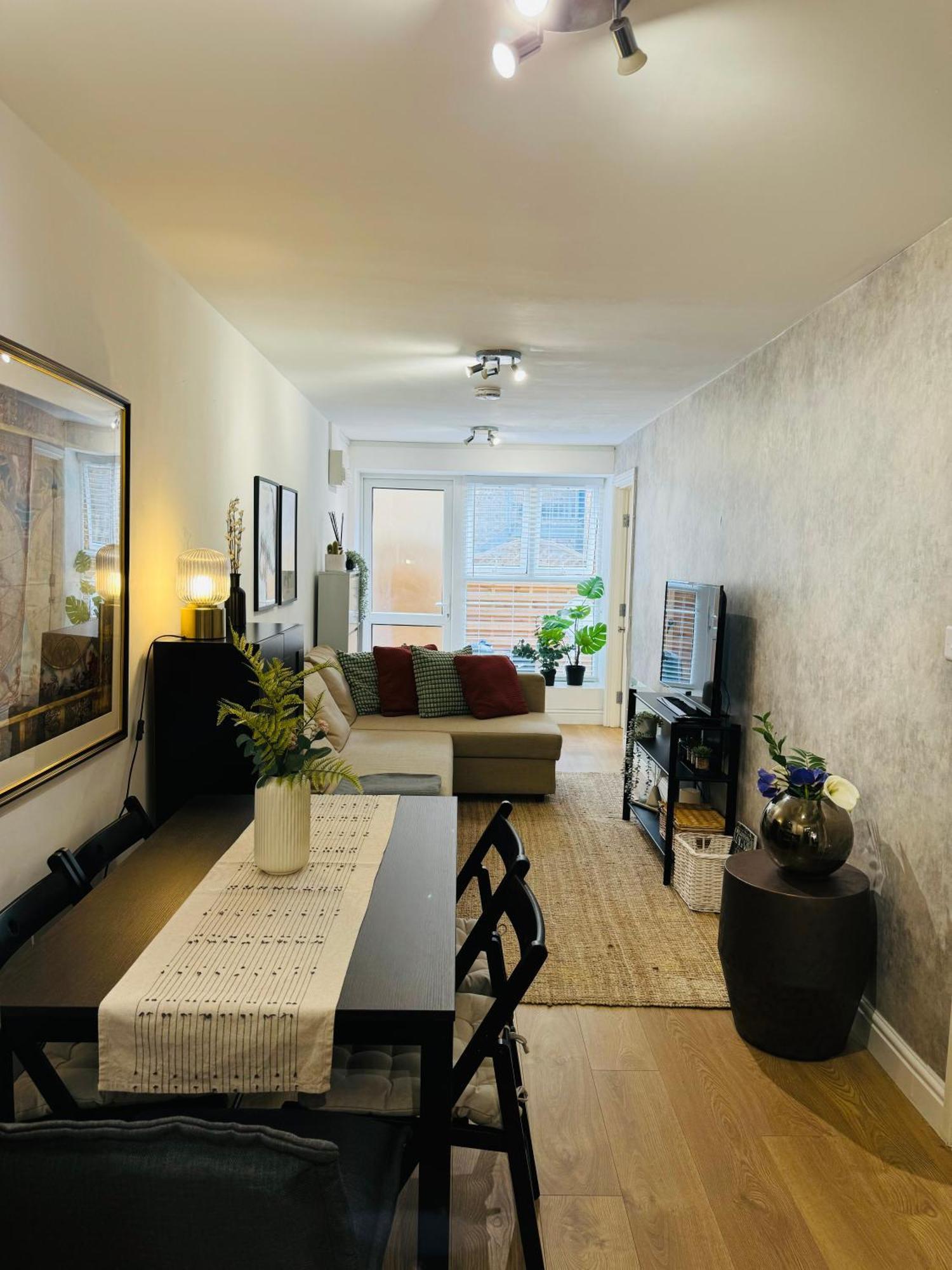 Holiday Home 2Br L 2Ba With Patio-Sleep 6 London Eksteriør bilde