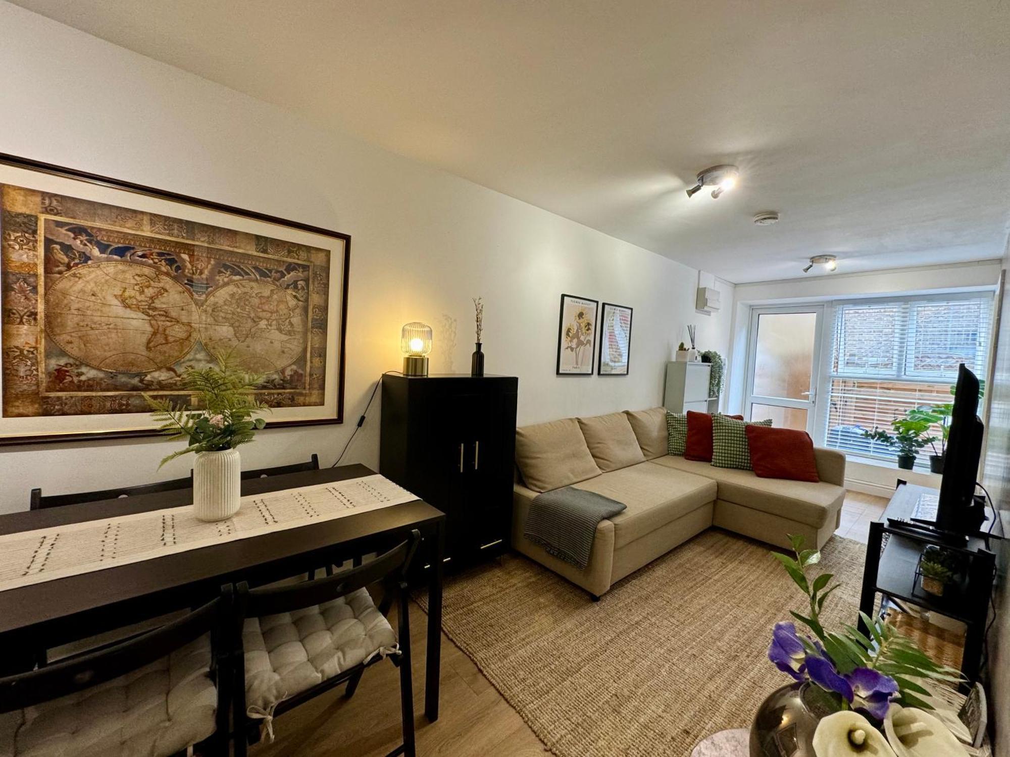 Holiday Home 2Br L 2Ba With Patio-Sleep 6 London Eksteriør bilde