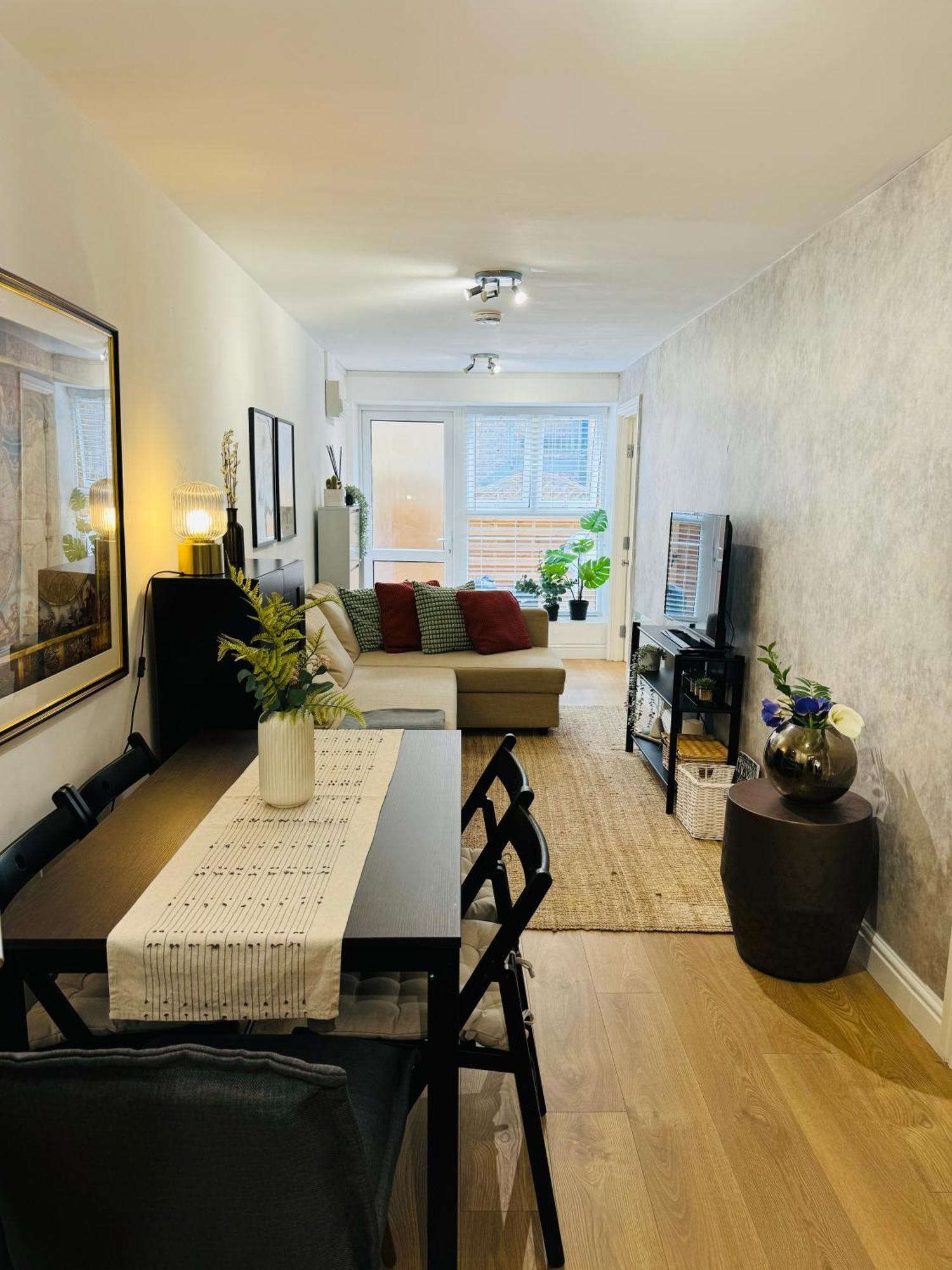 Holiday Home 2Br L 2Ba With Patio-Sleep 6 London Eksteriør bilde