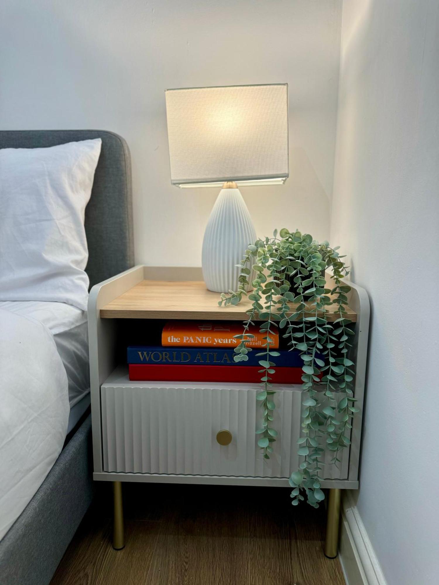 Holiday Home 2Br L 2Ba With Patio-Sleep 6 London Eksteriør bilde