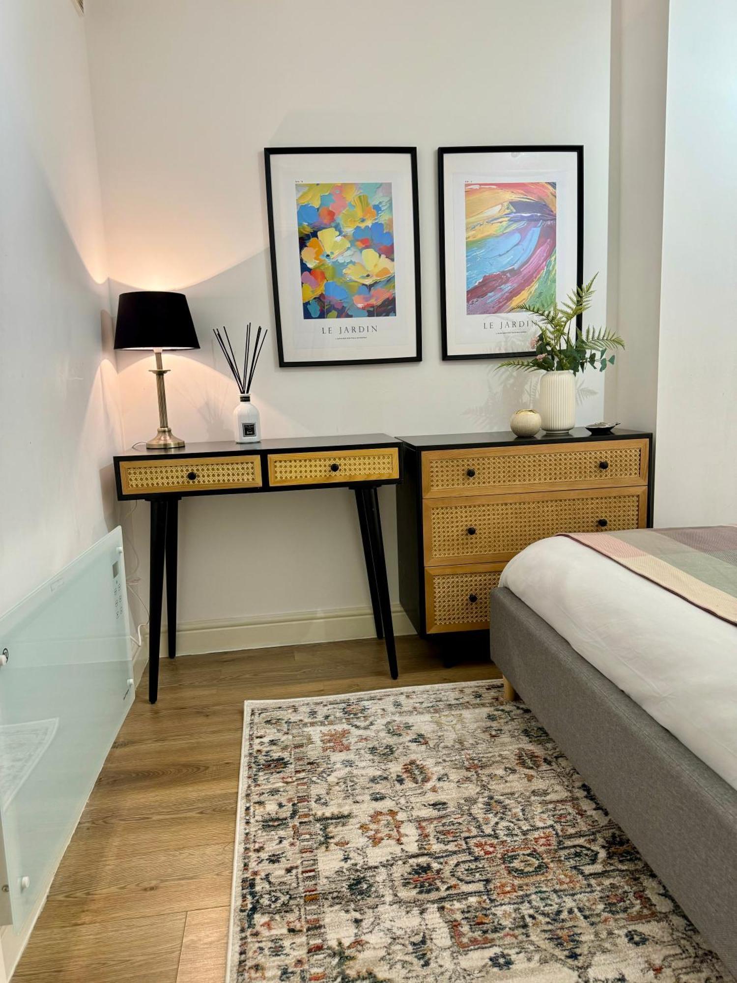 Holiday Home 2Br L 2Ba With Patio-Sleep 6 London Eksteriør bilde